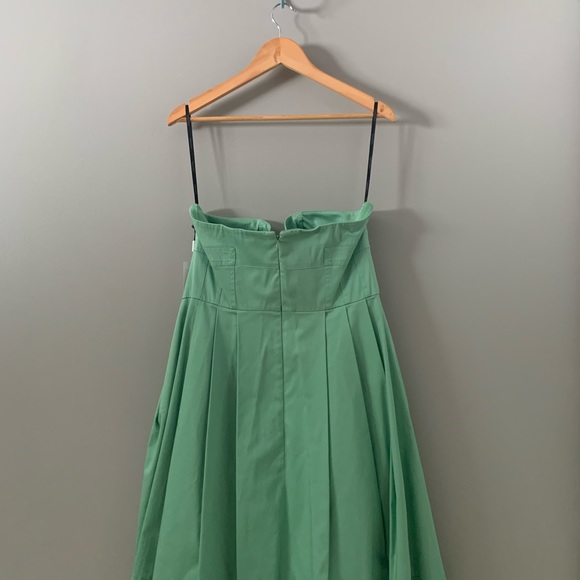Calvin Klein Strapless Green Dress w/ Pleated Skrt - Picture 8 of 10
